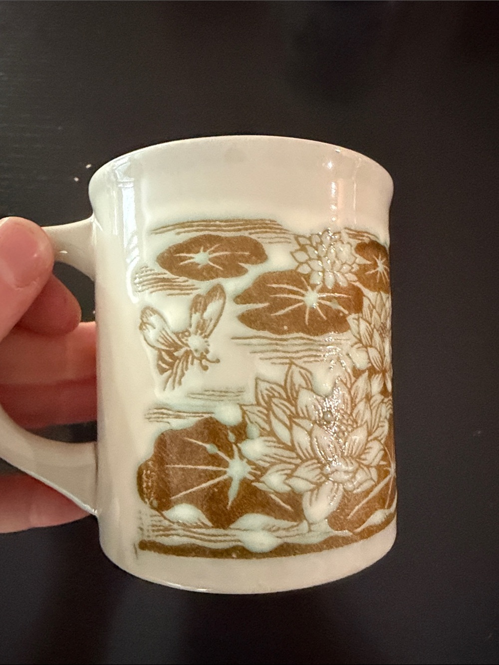 Vintage Bee Floral Lotus Mug in Cream and Gold- Japan